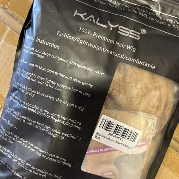 Long Blonde Wig, New - Picture 4 of 5